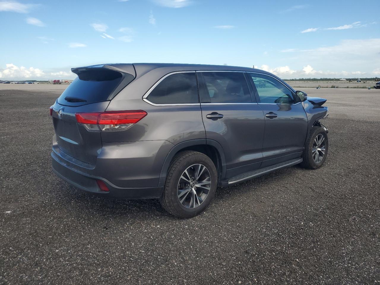 TOYOTA HIGHLANDER LE