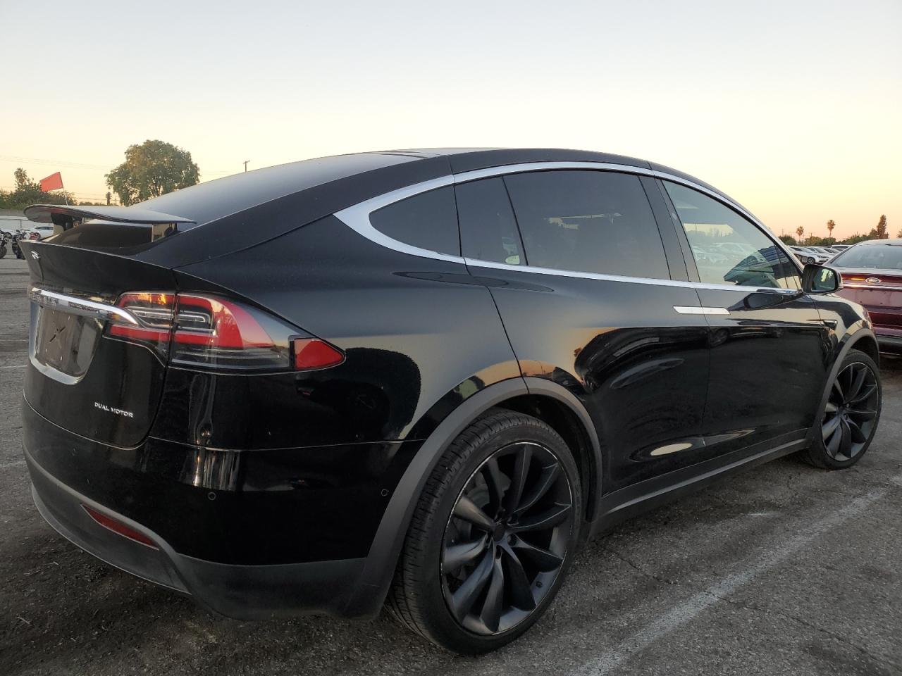 TESLA MODEL X