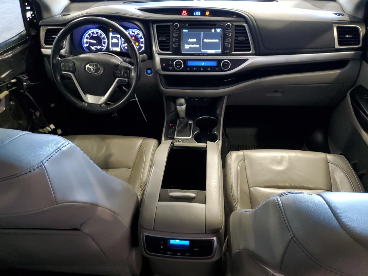 TOYOTA HIGHLANDER SE