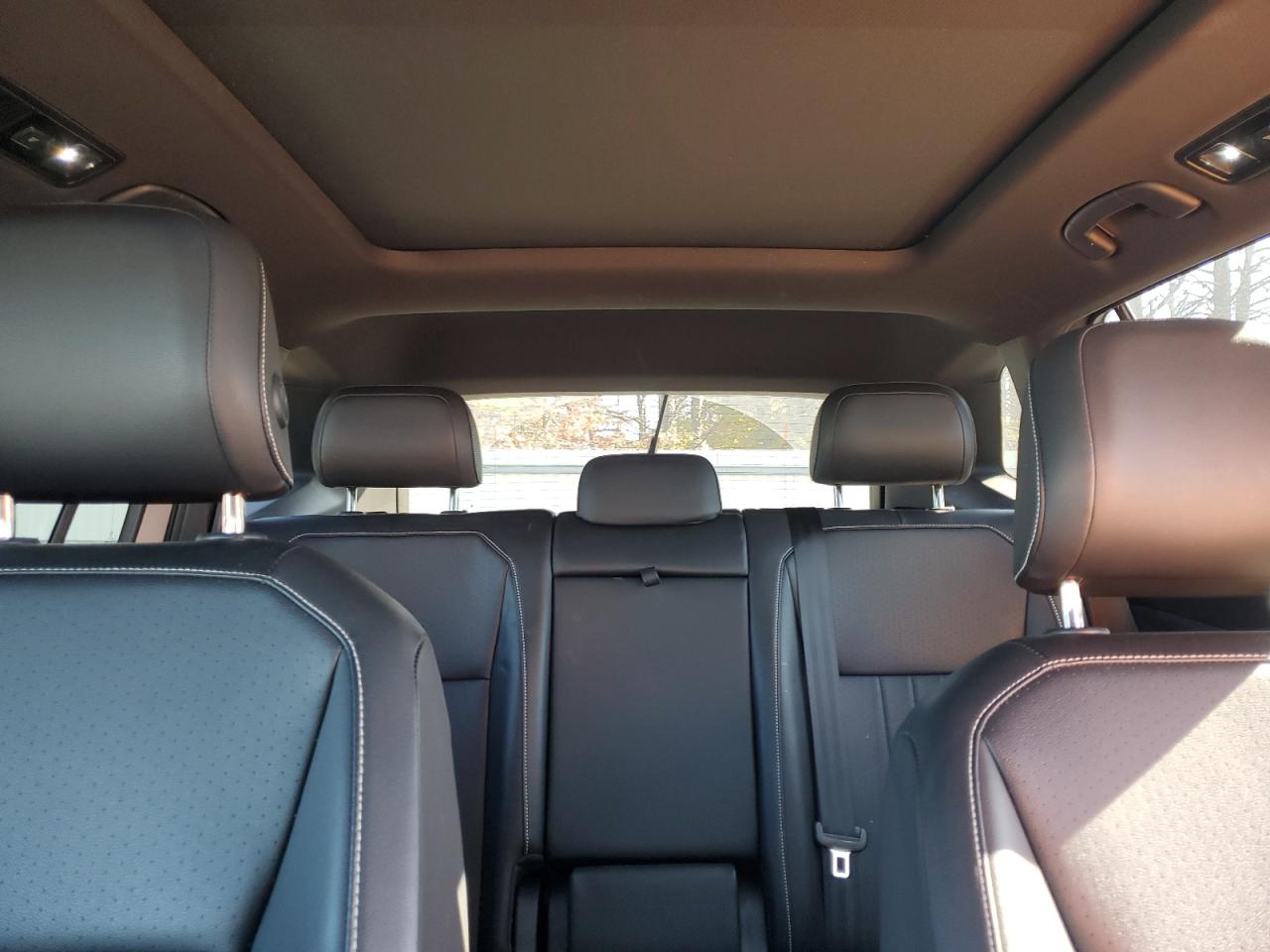 VOLKSWAGEN TIGUAN SE R-LINE BLACK