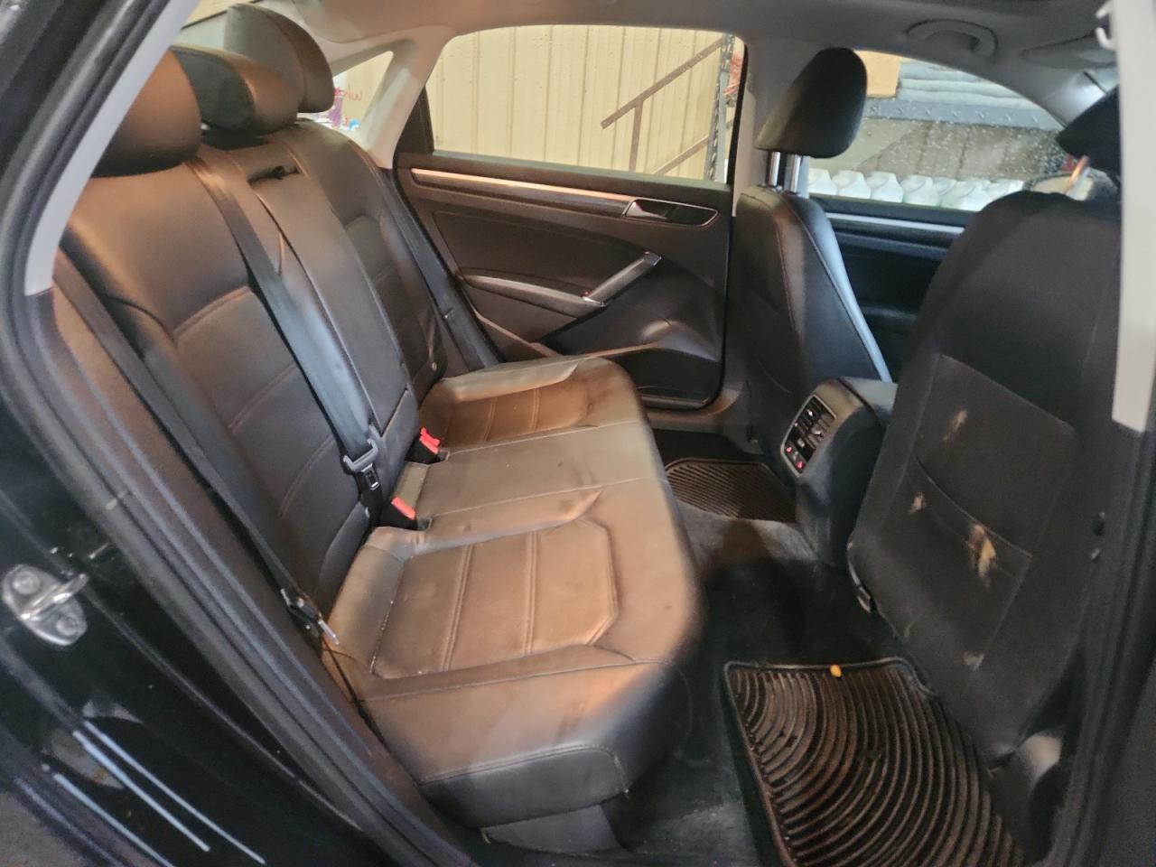 VOLKSWAGEN PASSAT SE