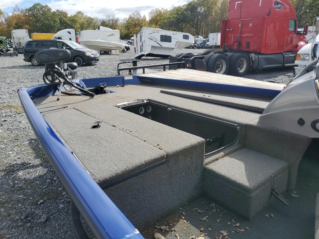 Lot #3266733409 2019 CRESTLINER BOAT