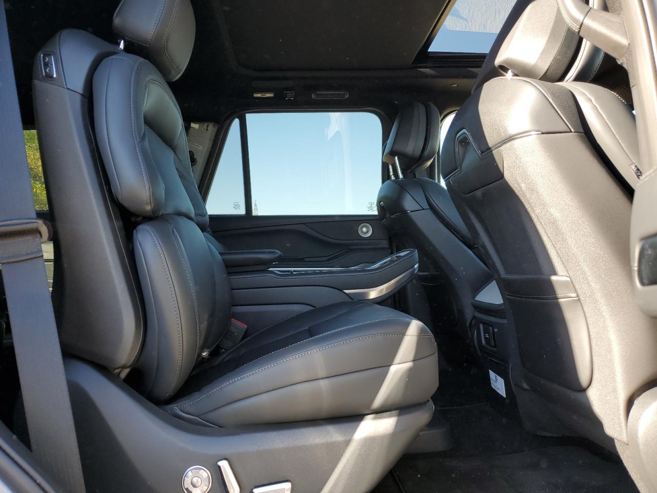 LINCOLN NAVIGATOR RESERVE