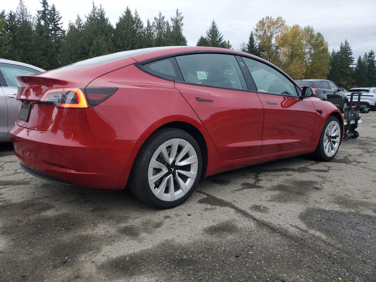 TESLA MODEL 3
