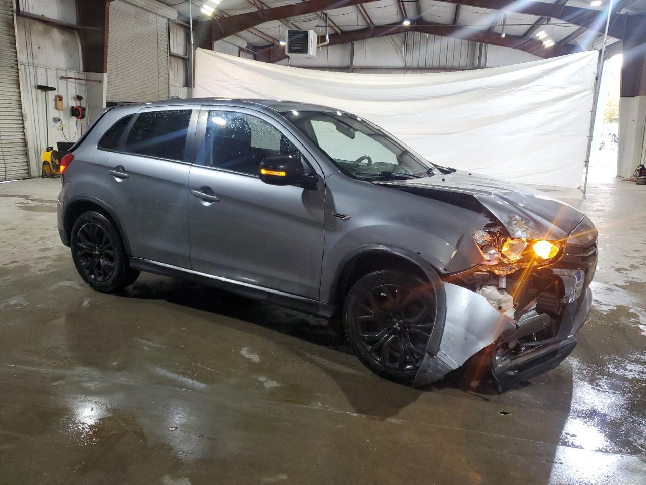 MITSUBISHI OUTLANDER ES