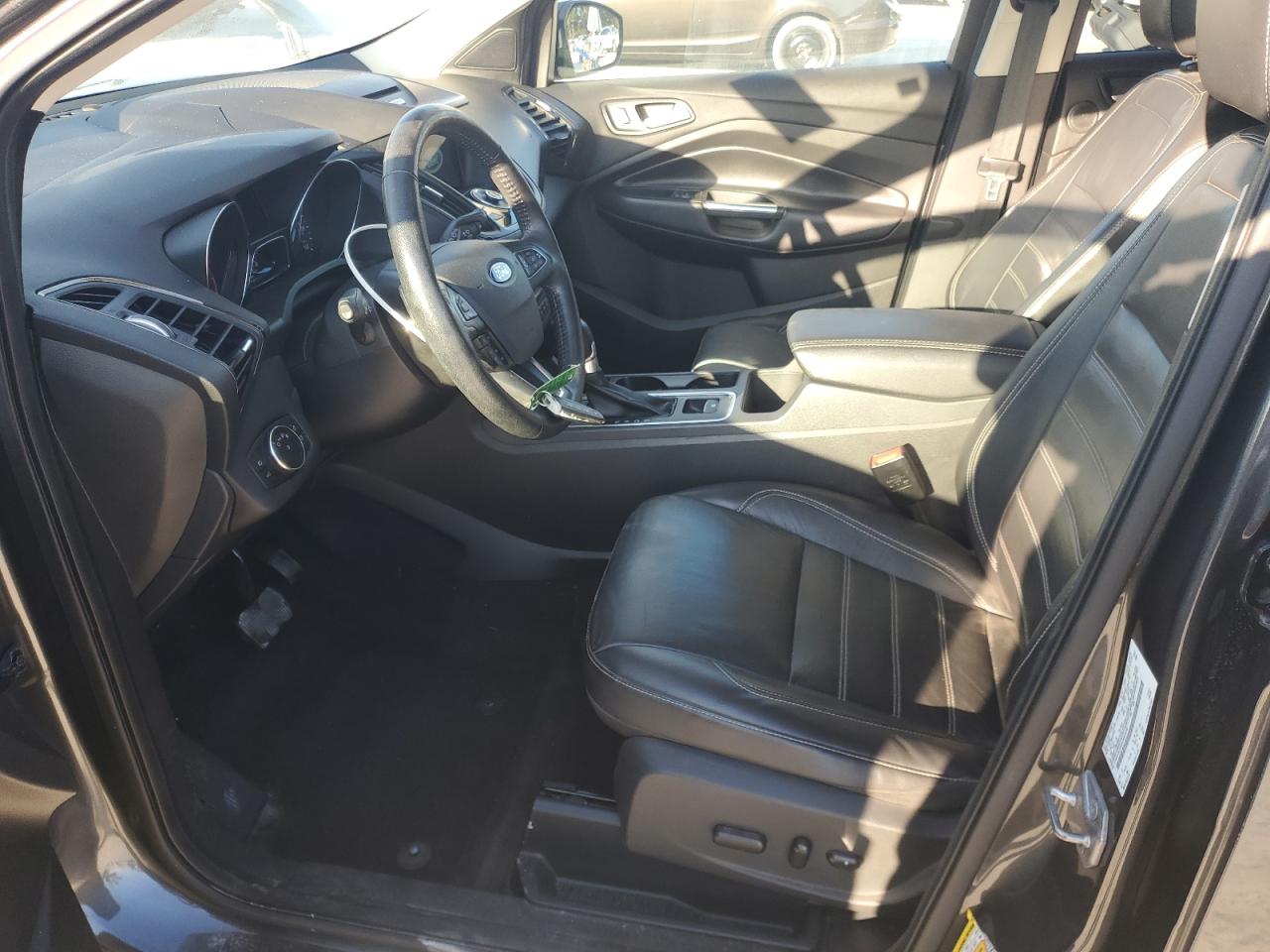 FORD ESCAPE TITANIUM