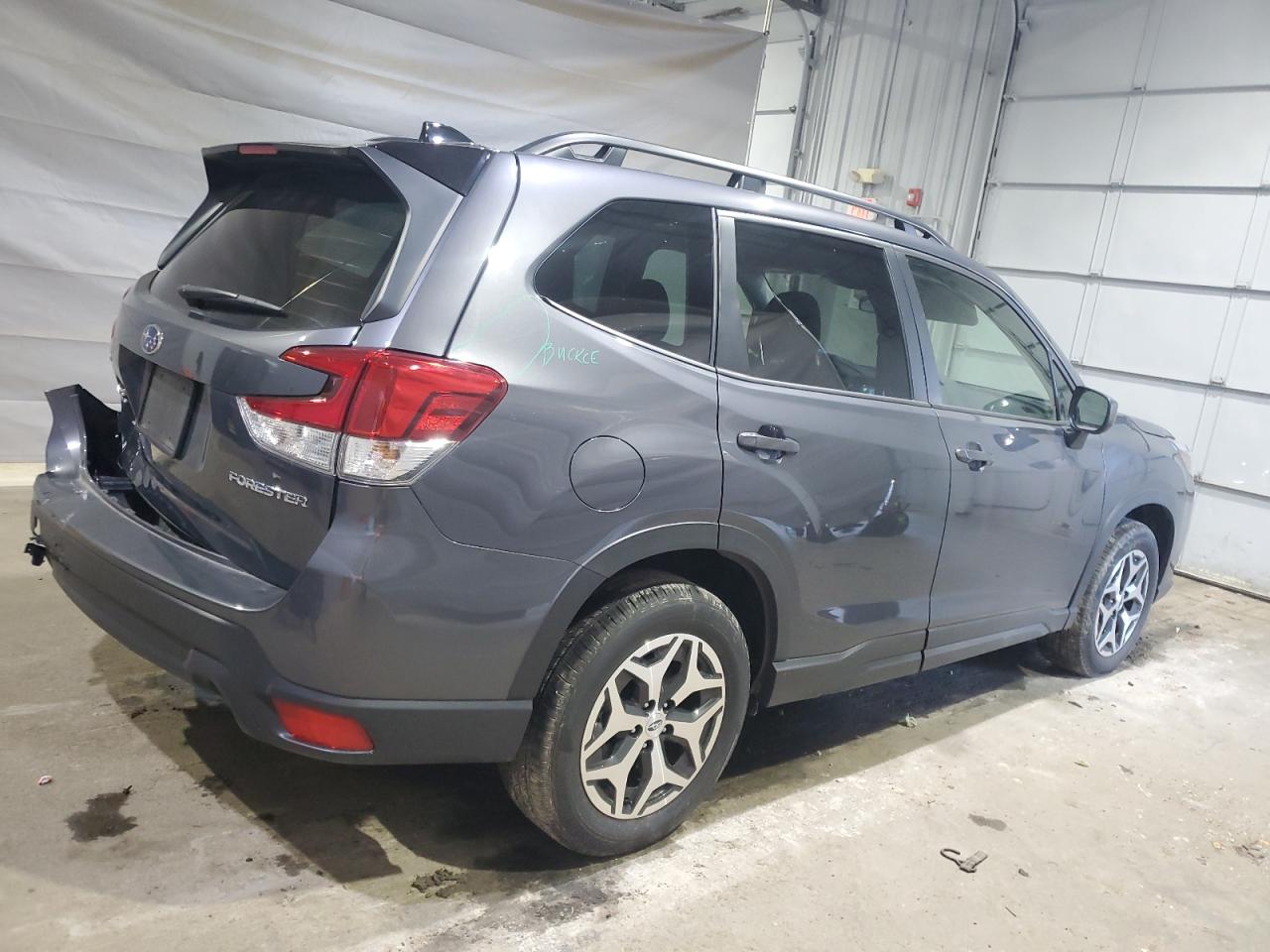 SUBARU FORESTER PREMIUM