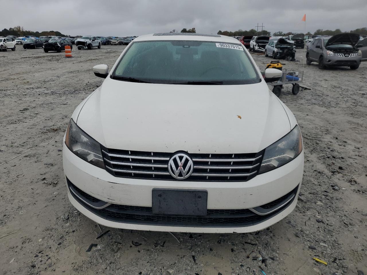 VOLKSWAGEN PASSAT SE