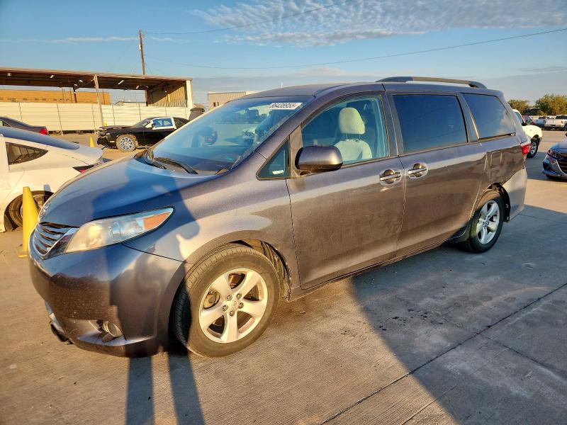 TOYOTA SIENNA LE