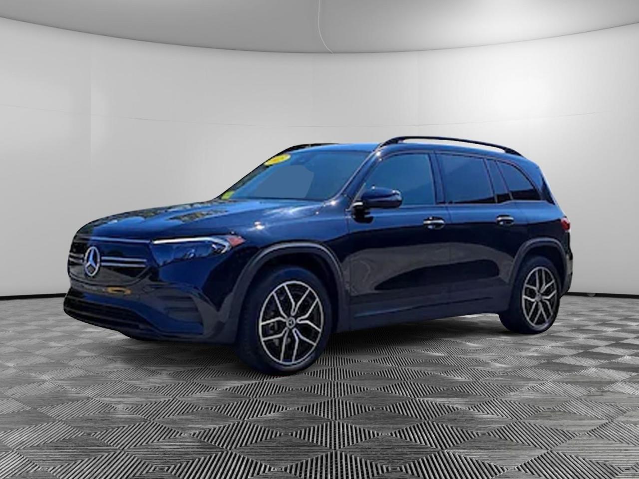 MERCEDES-BENZ EQB 300 4MATIC