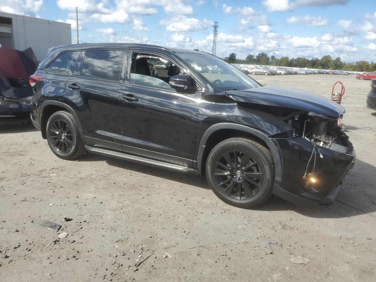 TOYOTA HIGHLANDER SE