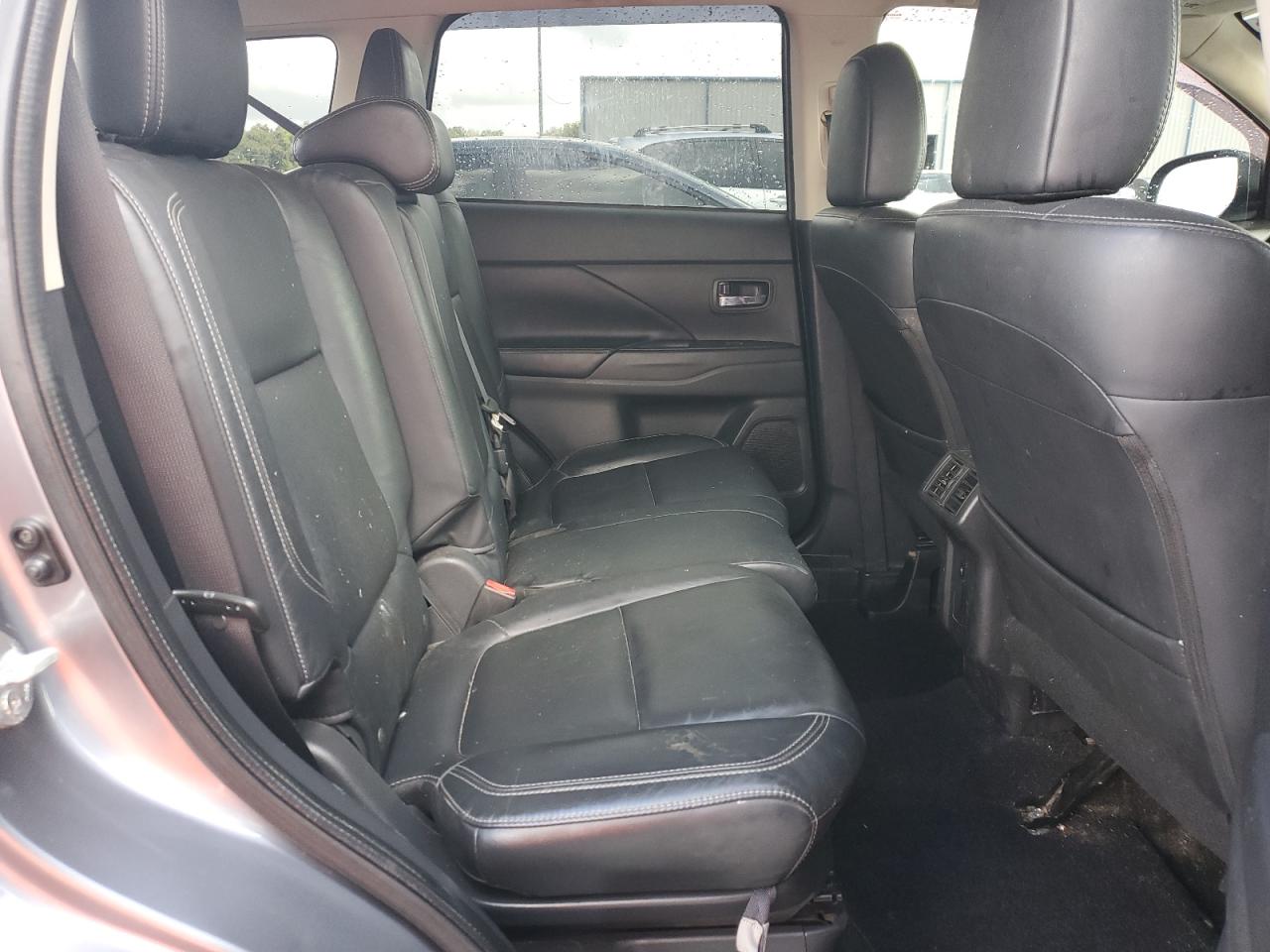 MITSUBISHI OUTLANDER SE