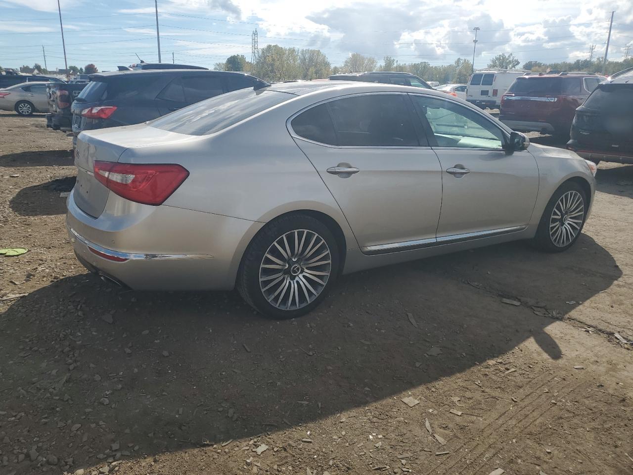 KIA CADENZA PREMIUM