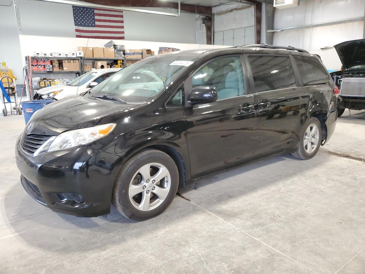 Lot #3284015811 2013 TOYOTA SIENNA LE