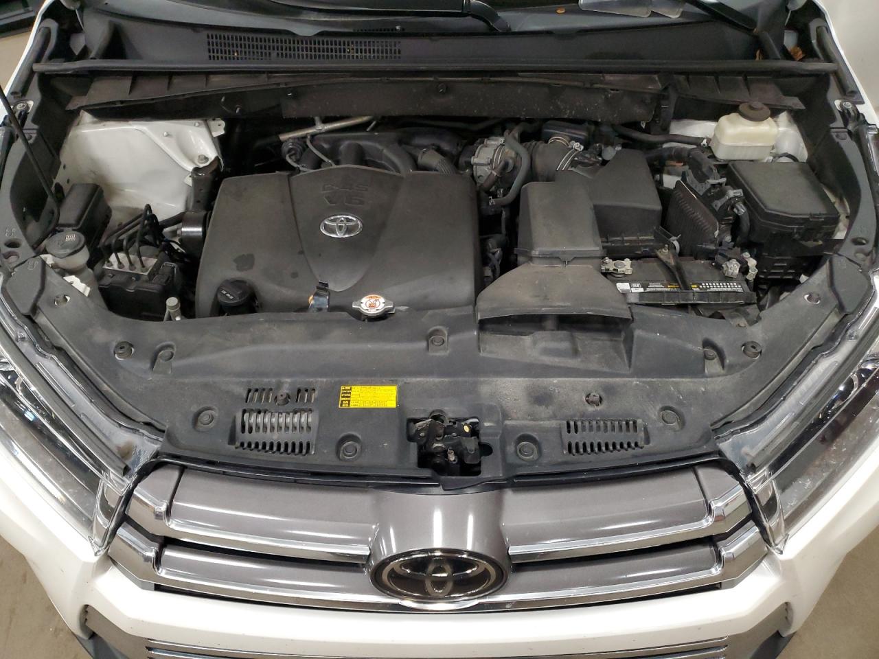 TOYOTA HIGHLANDER LIMITED