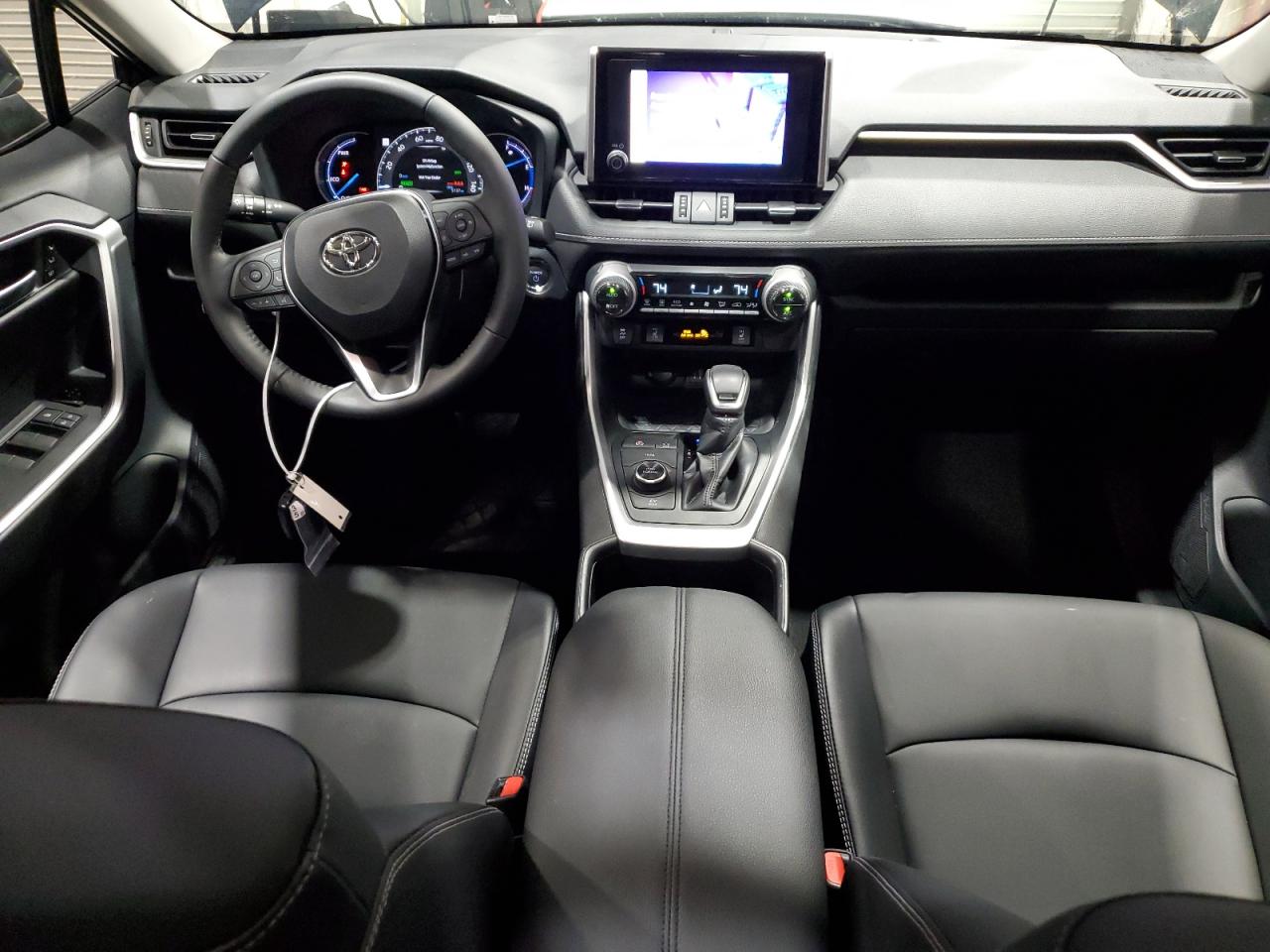 TOYOTA RAV4 XLE PREMIUM