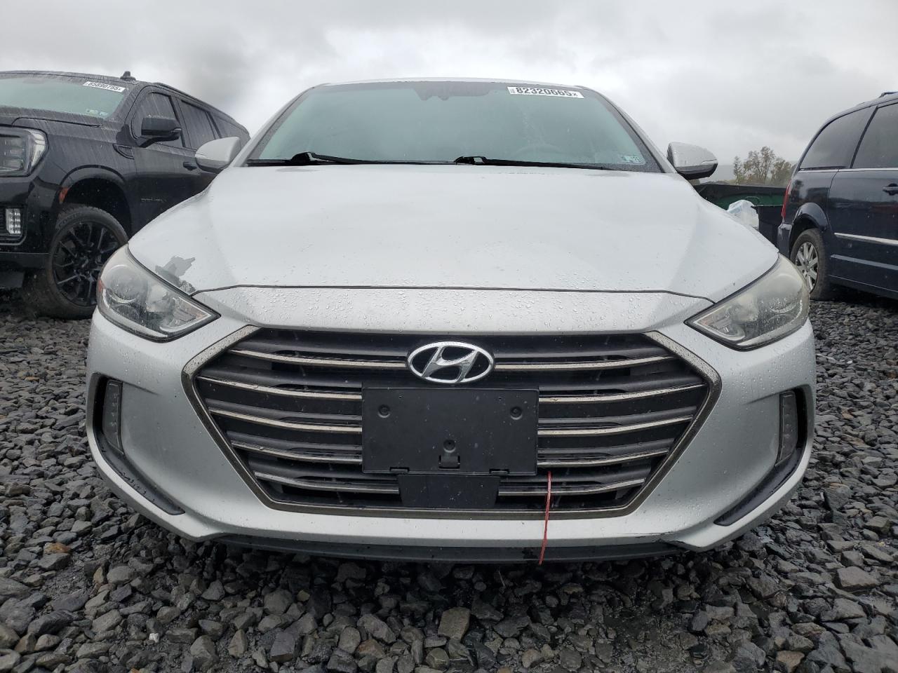 HYUNDAI ELANTRA SE