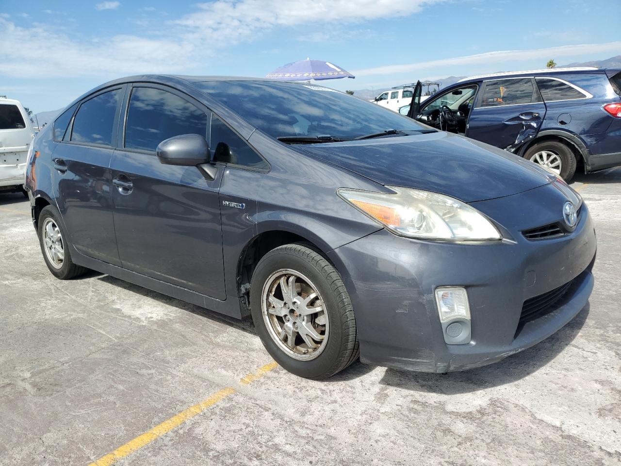TOYOTA PRIUS