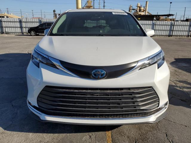 2022 TOYOTA SIENNA XLE - 5TDYRKEC7NS094003