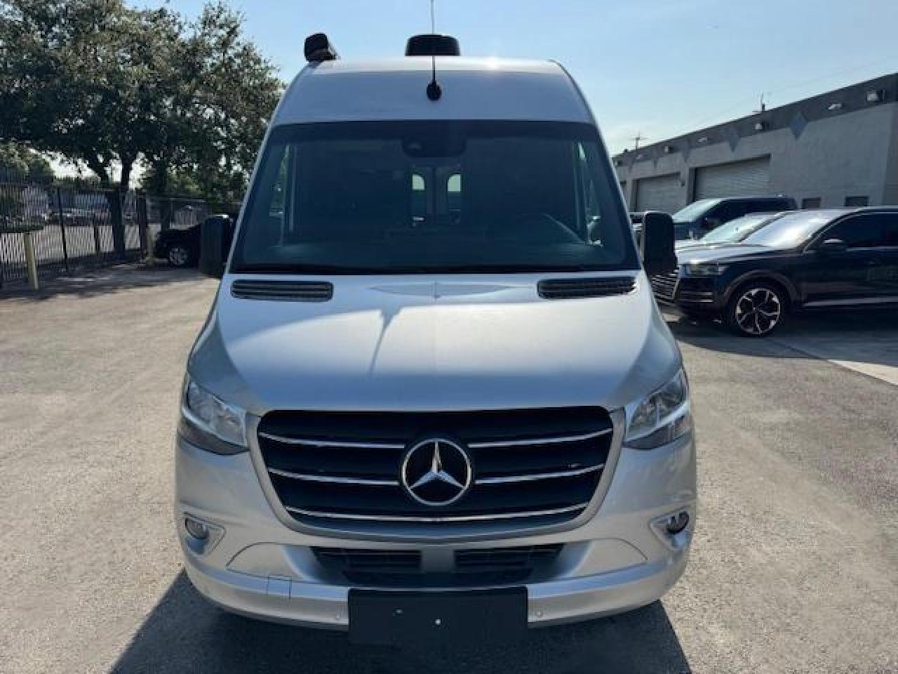 MERCEDES-BENZ SPRINTER 2500