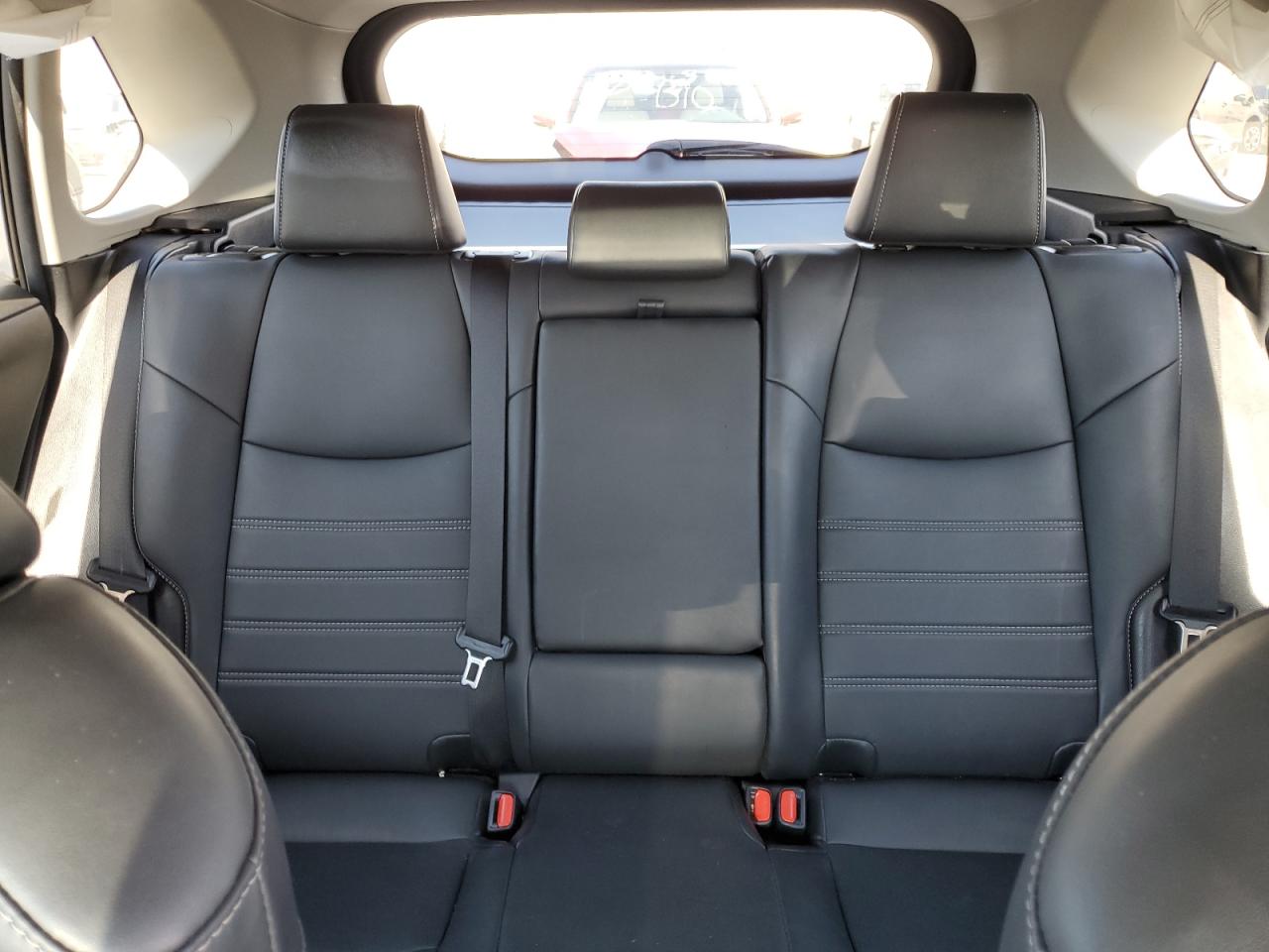 TOYOTA RAV4 XLE PREMIUM