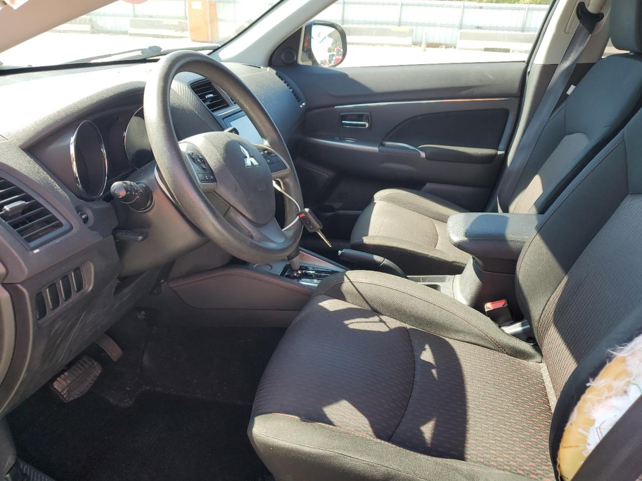 MITSUBISHI OUTLANDER ES