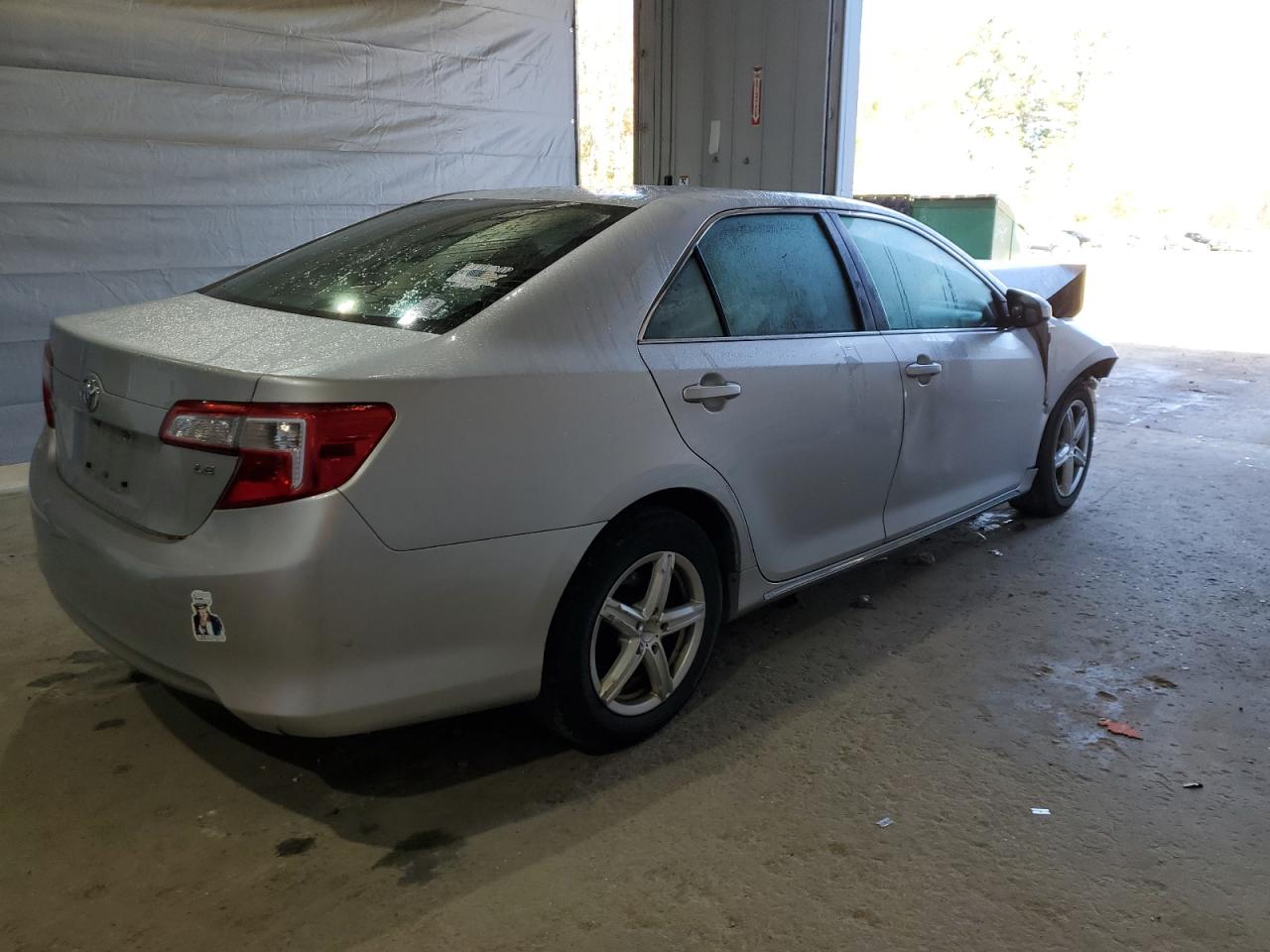 TOYOTA CAMRY BASE
