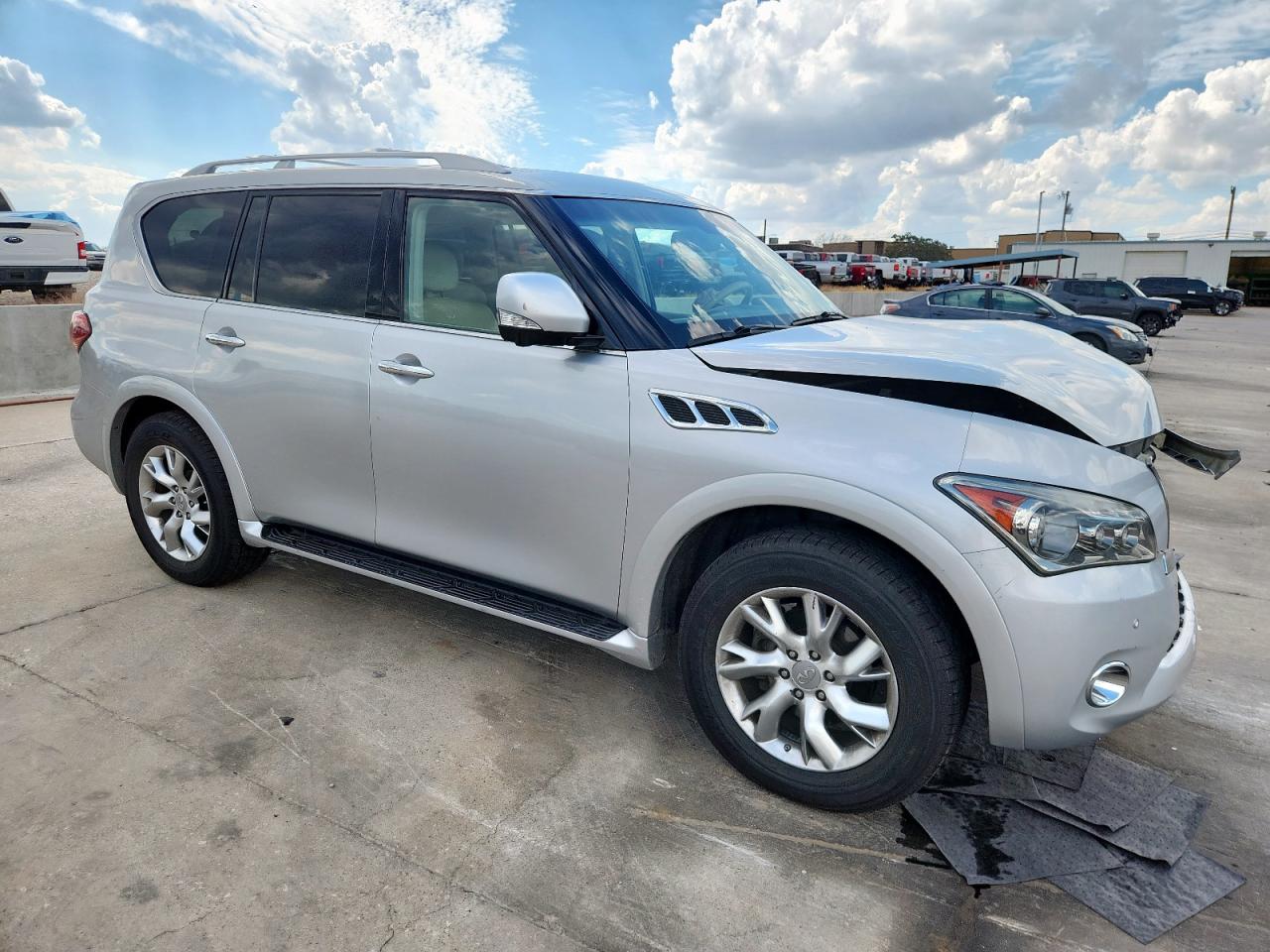 INFINITI QX56