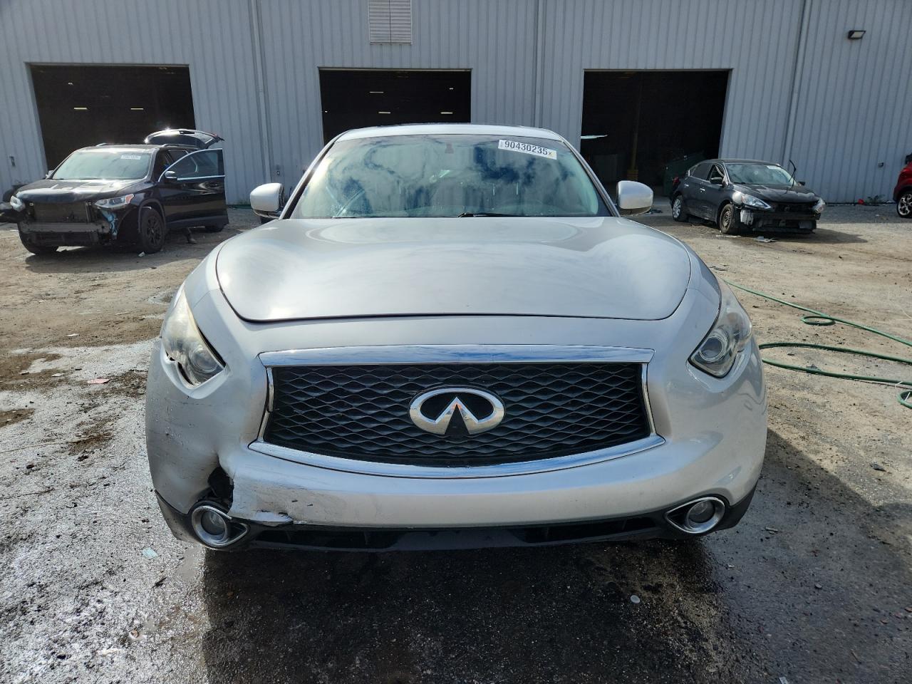 INFINITI QX70