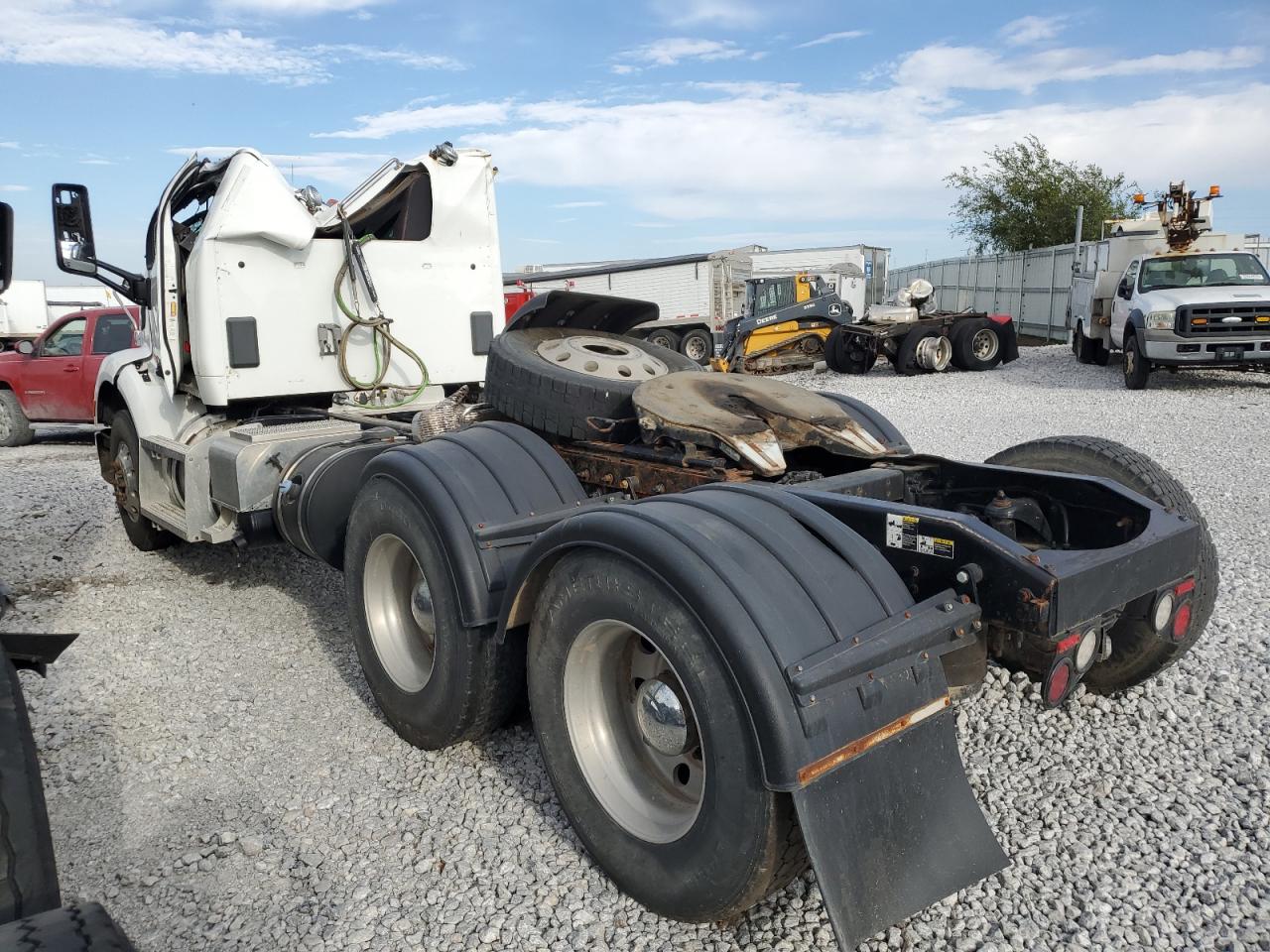 Lot #3274720805 2018 PETERBILT TRACTOR 579