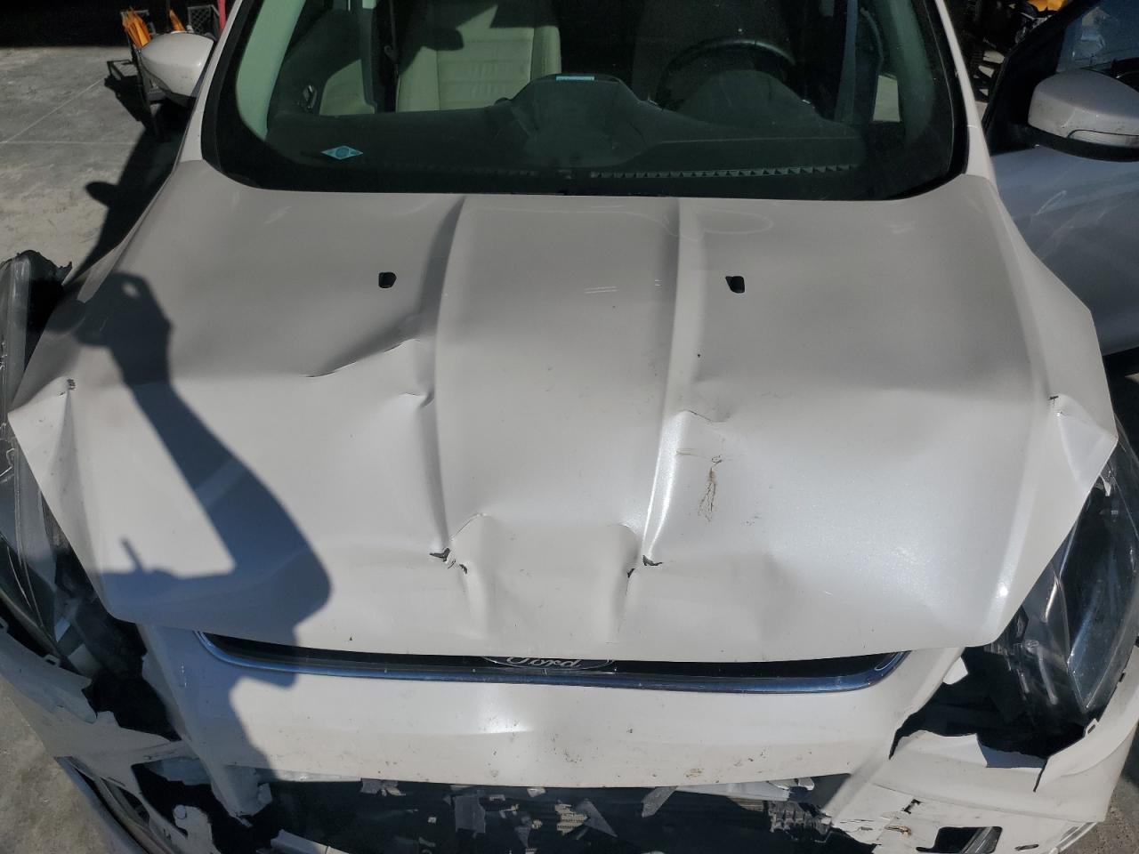 FORD ESCAPE TITANIUM