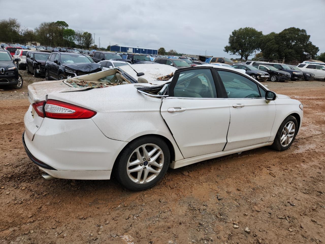 FORD FUSION SE