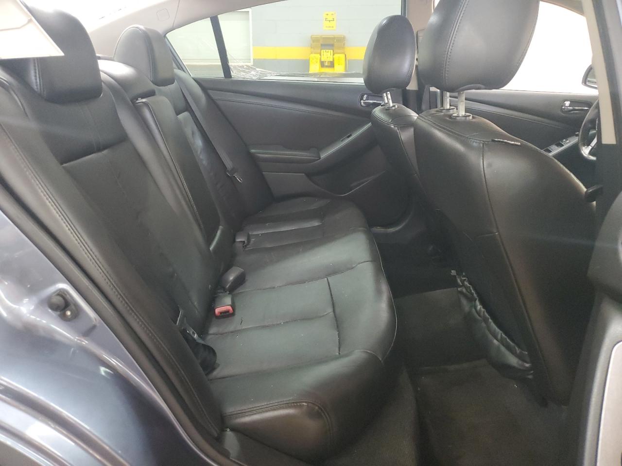 NISSAN ALTIMA BASE