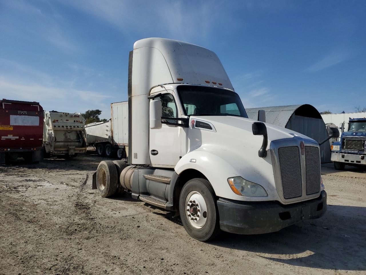 Lot #3278905102 2016 KENWORTH CONSTRUCTI