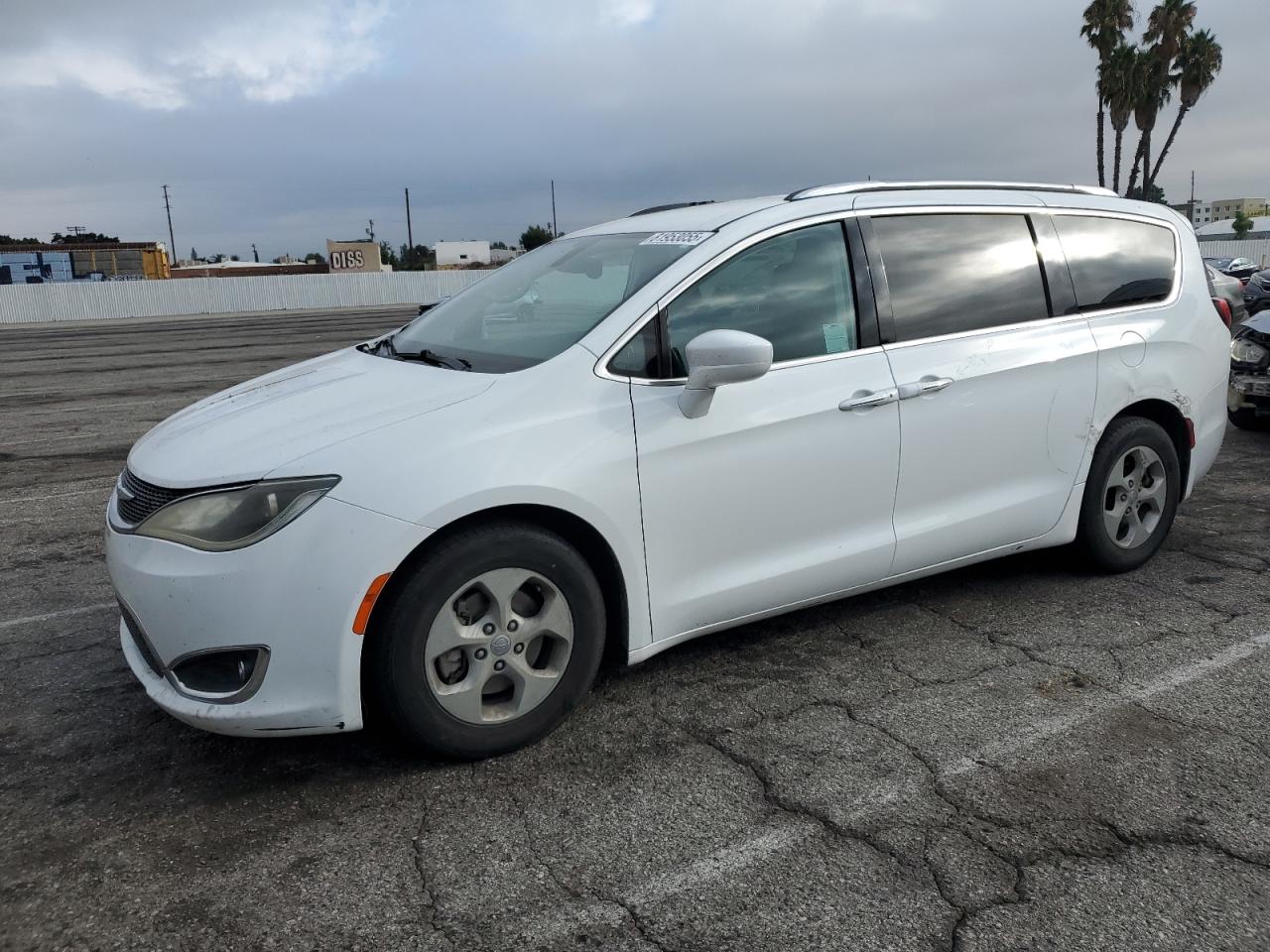 CHRYSLER PACIFICA TOURING L PLUS