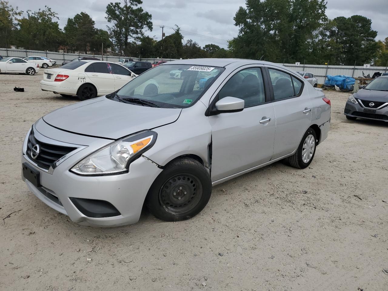 NISSAN VERSA S