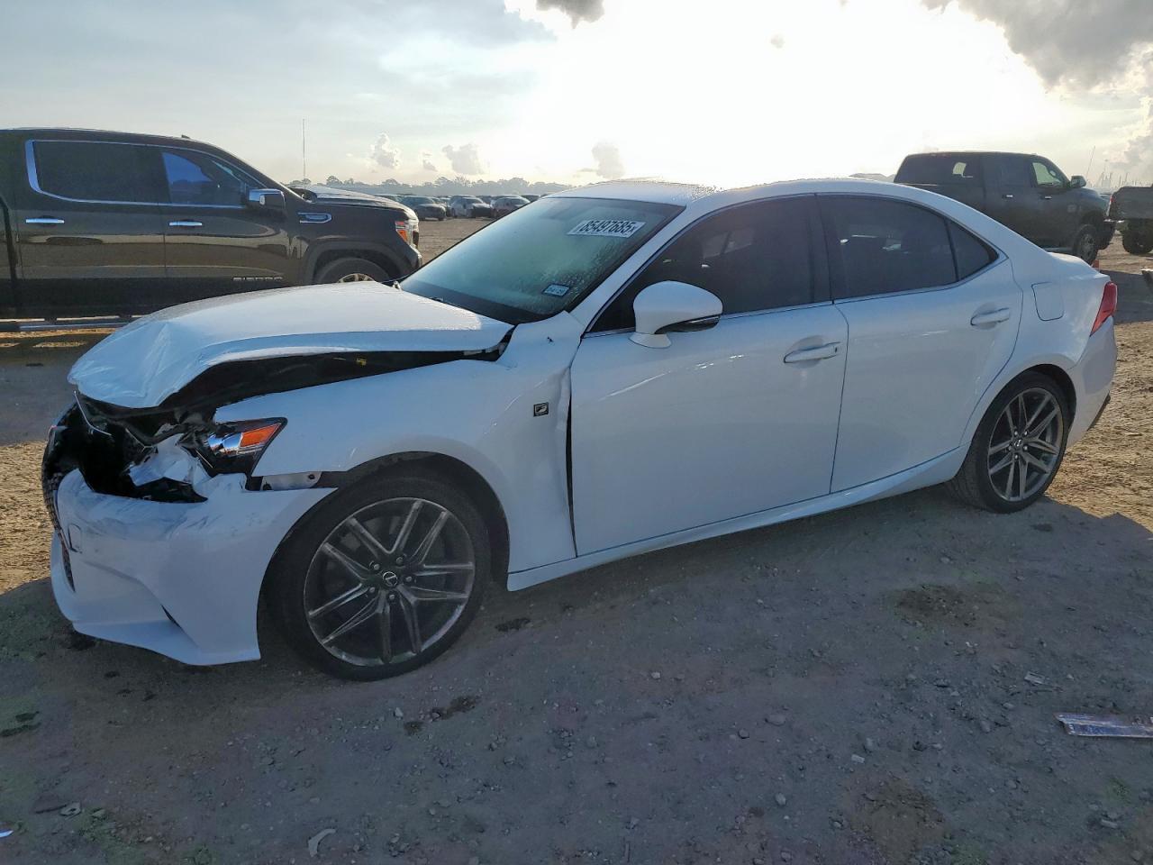 LEXUS IS 200T