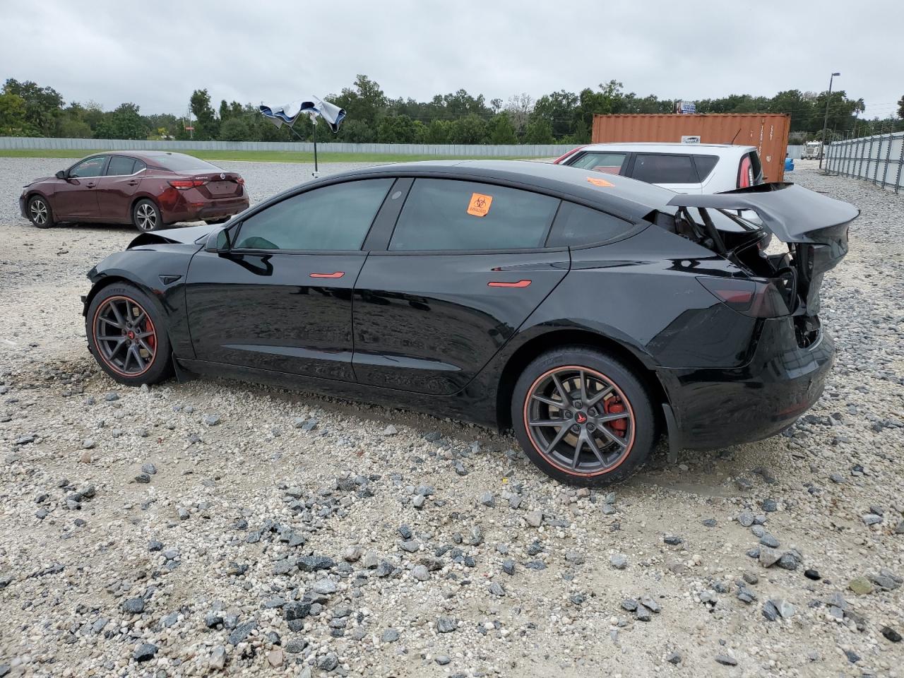 TESLA MODEL 3