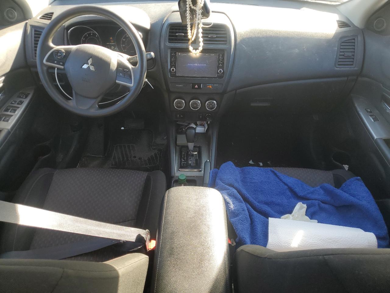 MITSUBISHI OUTLANDER ES