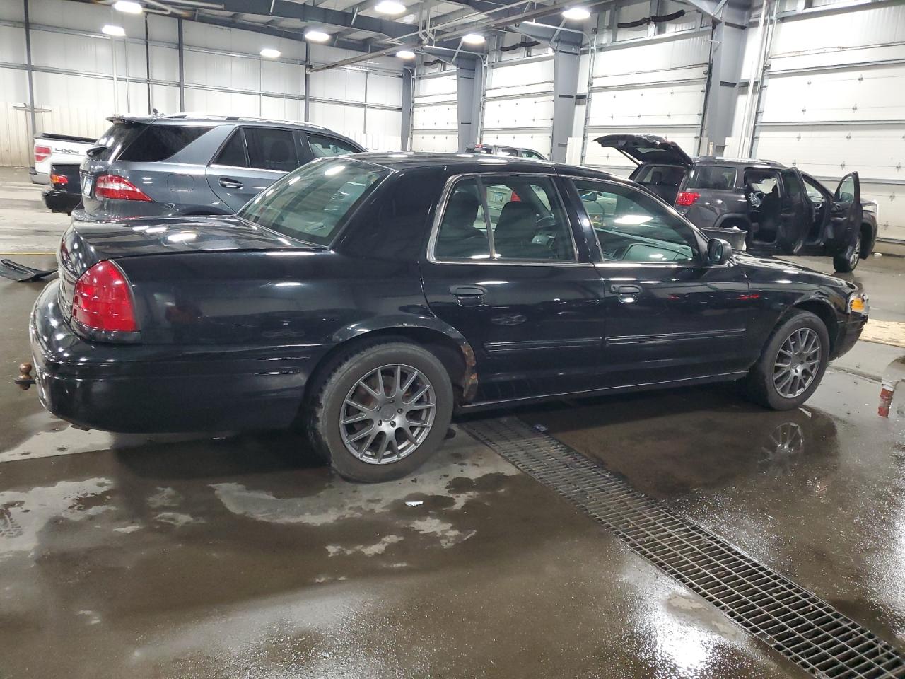 FORD CROWN VICTORIA POLICE INTERCEPTOR