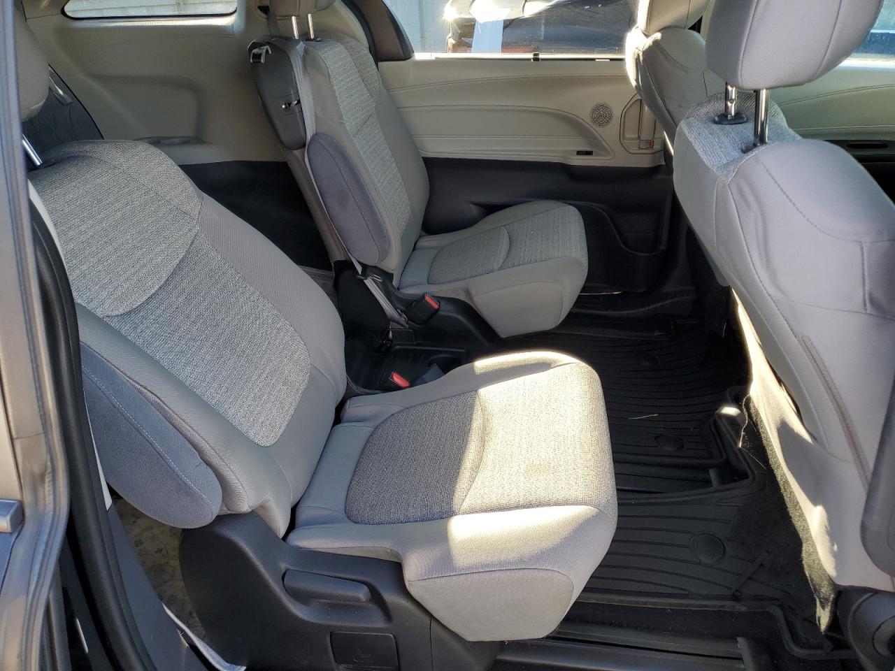 Lot #3285640292 2023 TOYOTA SIENNA LE