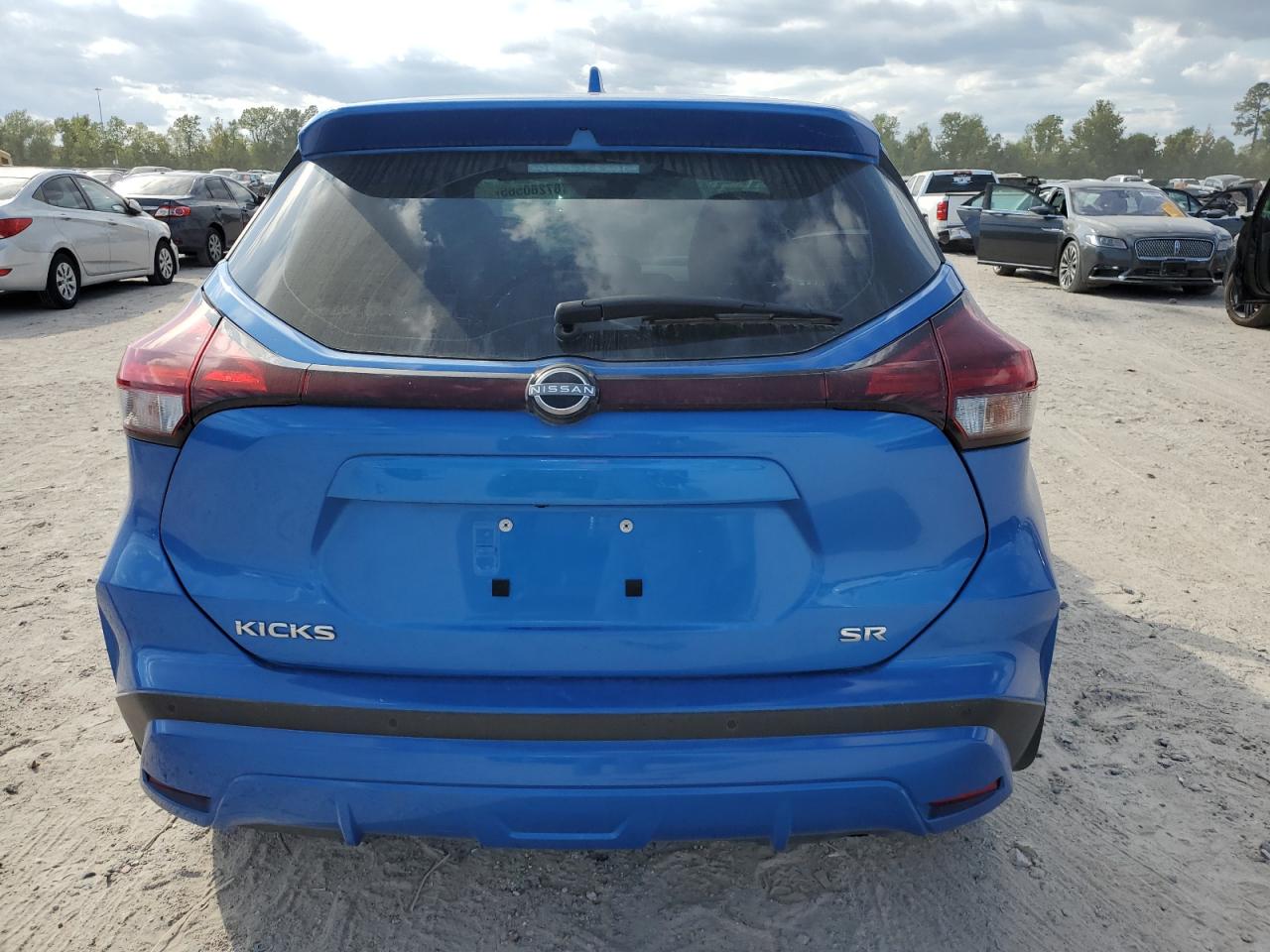 NISSAN KICKS SR