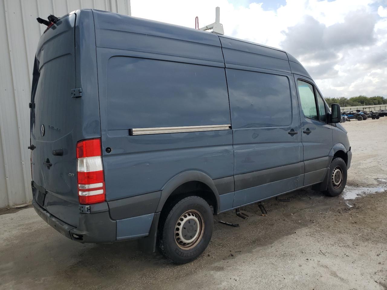 MERCEDES-BENZ SPRINTER 2500