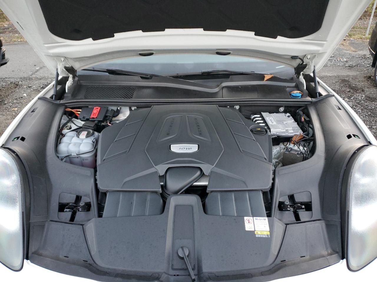 PORSCHE CAYENNE BASE