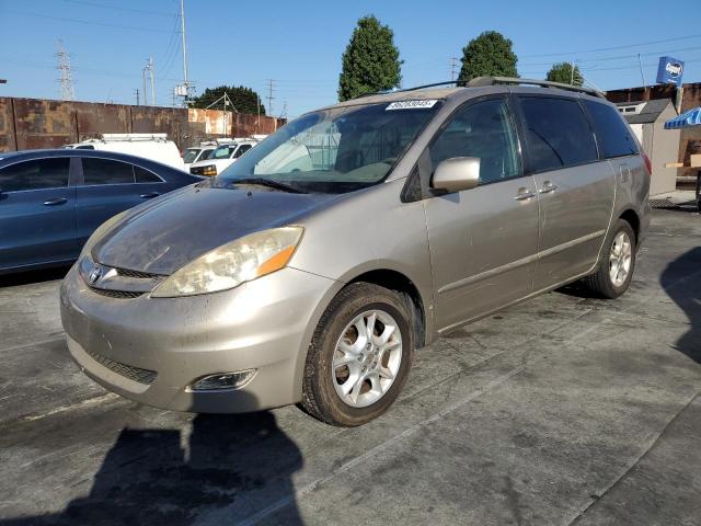 TOYOTA SIENNA XLE