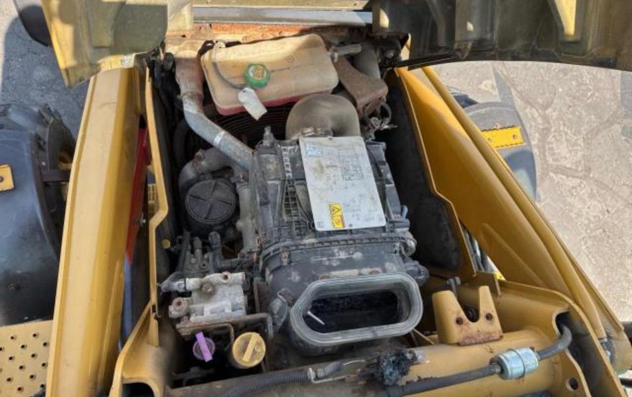 Lot #3278812611 2019 CAT 420F2