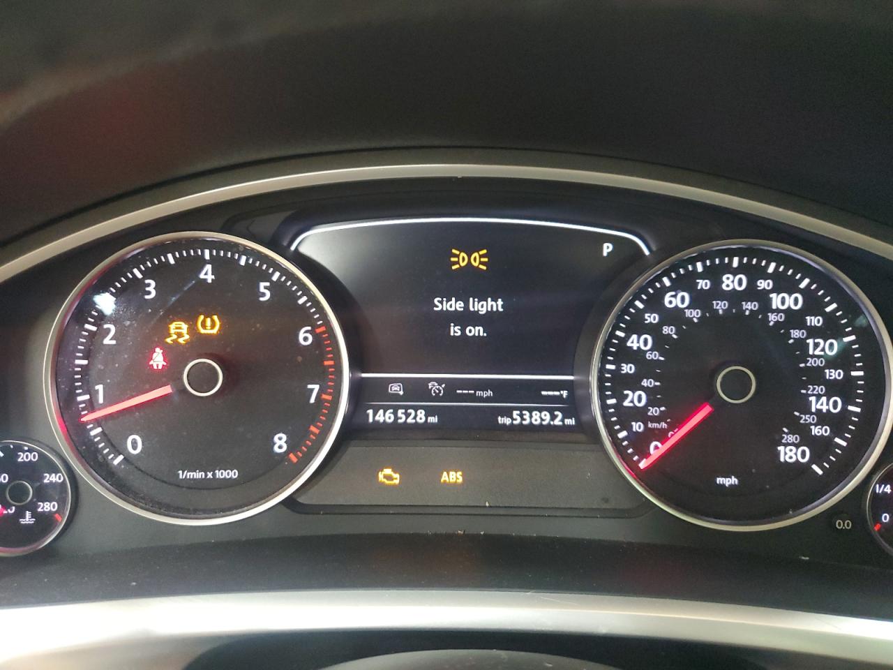 VOLKSWAGEN TOUAREG SPORT