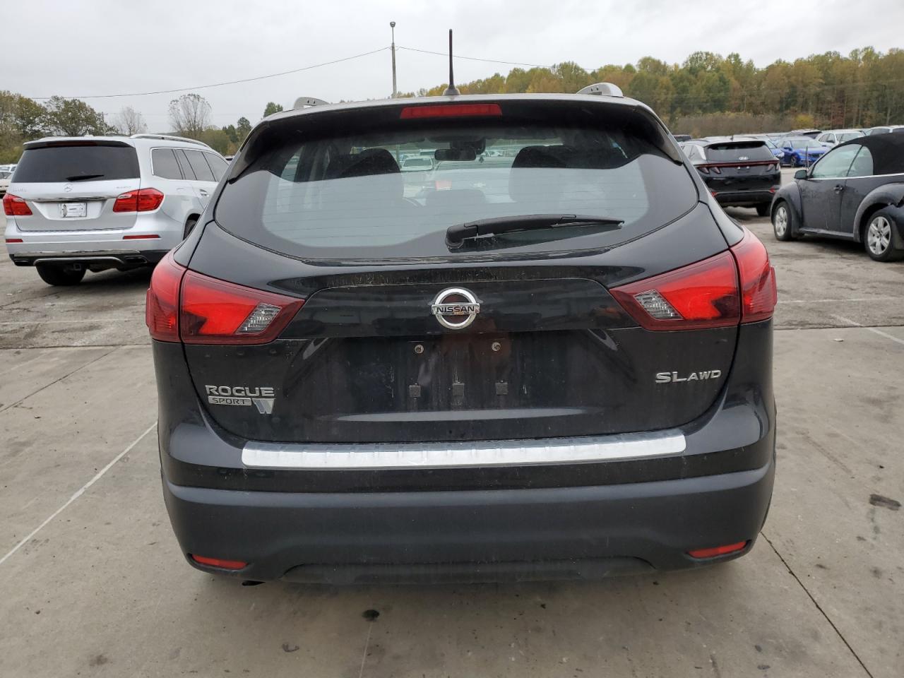NISSAN ROGUE SPORT S