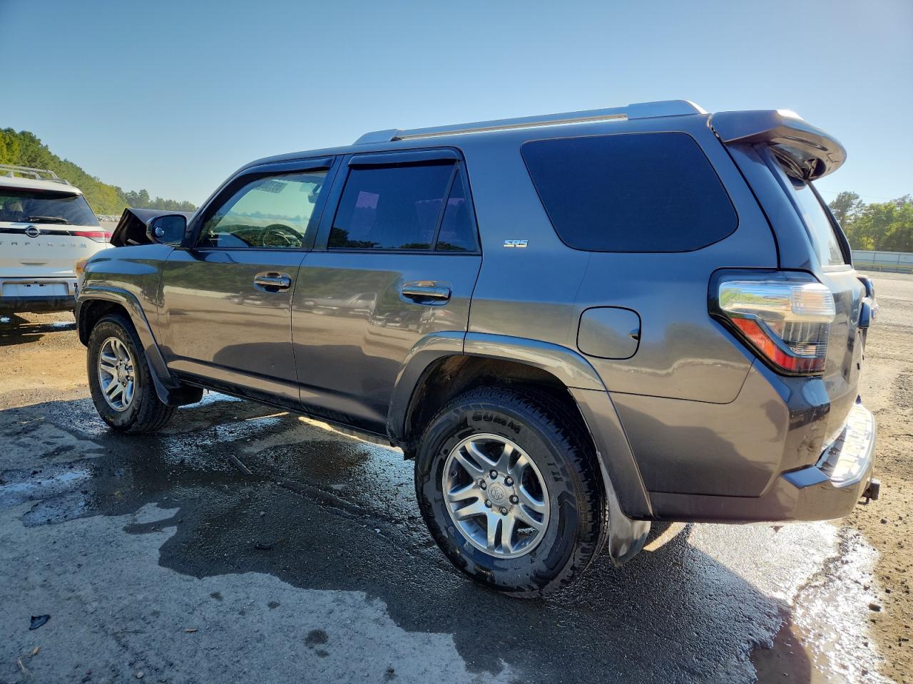 TOYOTA 4RUNNER SR5