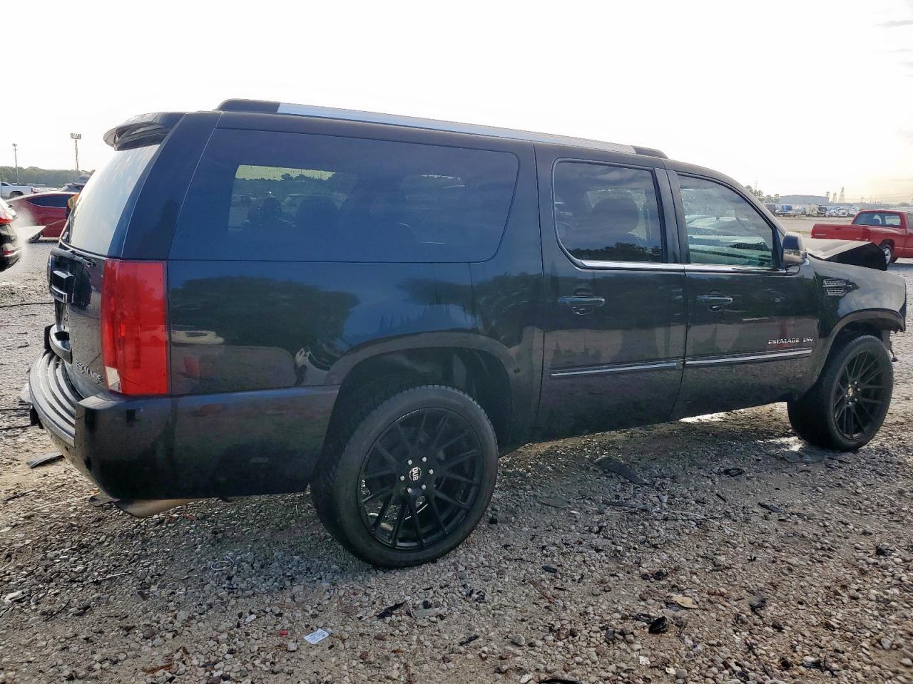 CADILLAC ESCALADE ESV PREMIUM